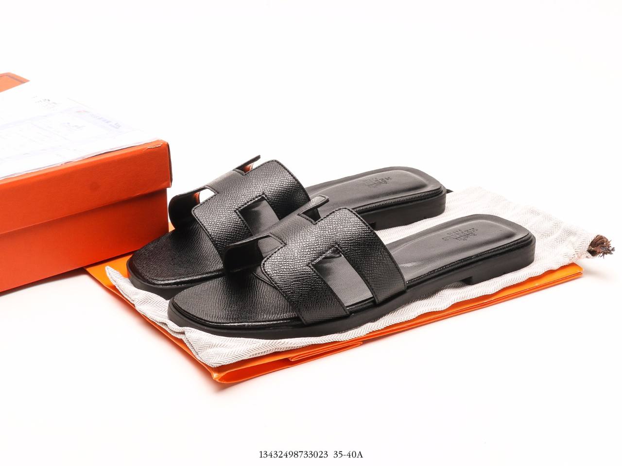 Hermès Chypre Sandal Triple Black